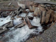В Алматинской области водный поток разрушил мост